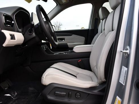 New 2026 Honda Pilot Touring image 13
