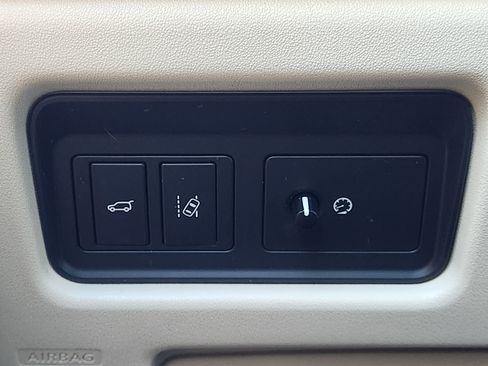 Used 2017 Land Rover Discovery Sport HSE Luxury image 20