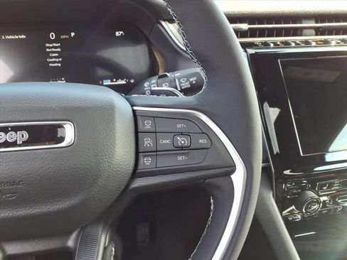 New 2025 Jeep Grand Cherokee L Altitude AWD/4WD image 17