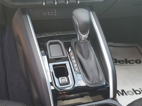 Used 2024 Chevrolet Colorado LT w/ LT Convenience Package II image 24