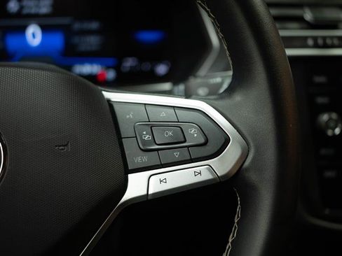 Used 2024 Volkswagen Tiguan SE image 27