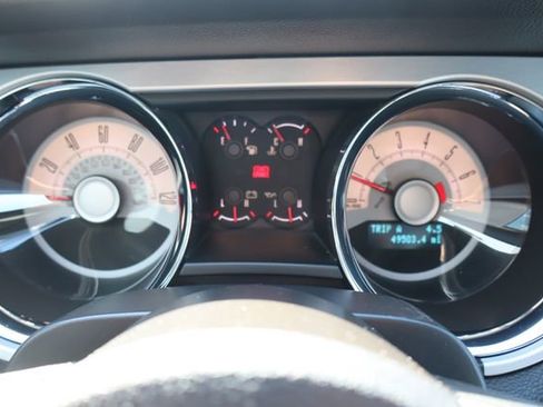 Used 2010 Ford Mustang Convertible image 34