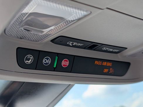 Used 2025 Chevrolet Blazer LT FWD image 26