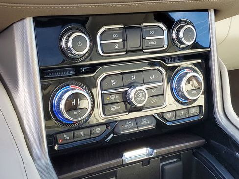 Certified 2023 GMC Yukon XL Denali image 22