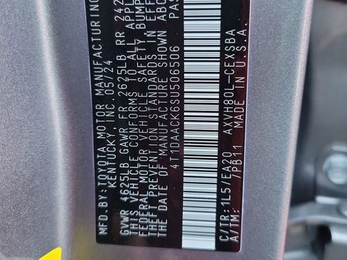 Used 2025 Toyota Camry SE image 36