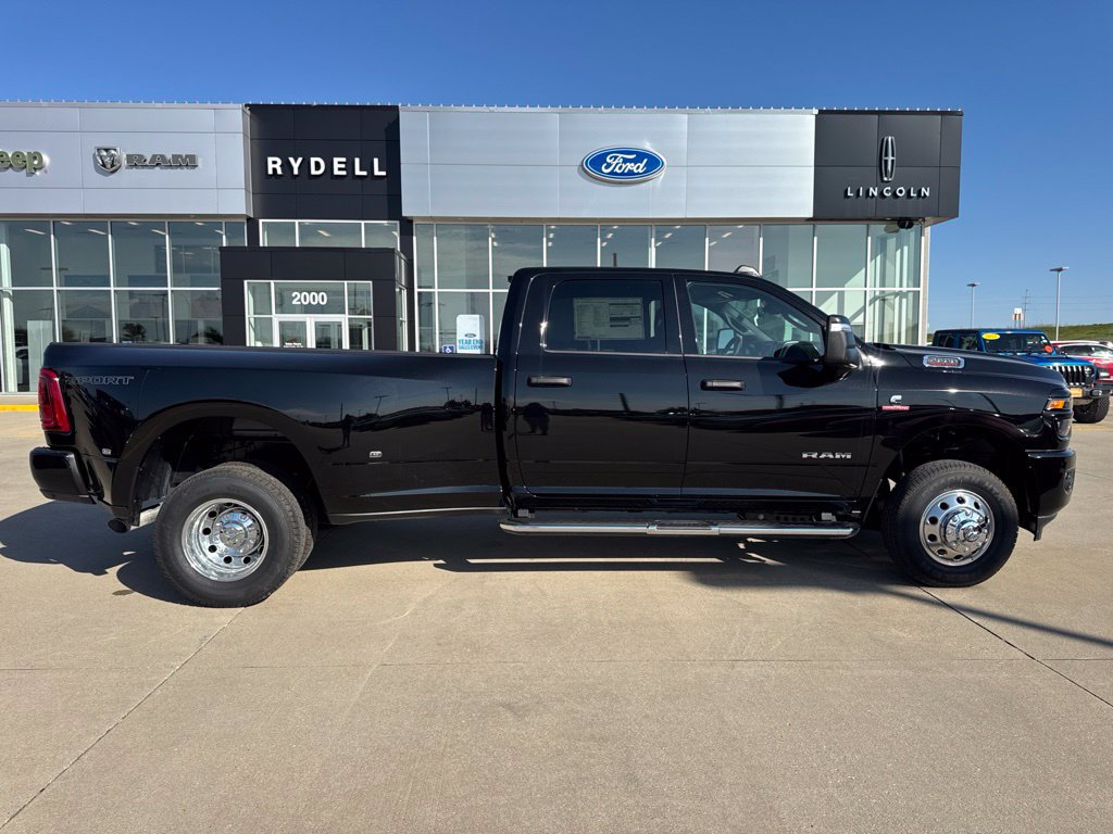 New 2027 RAM 3500 Big Horn AWD/4WD image 2