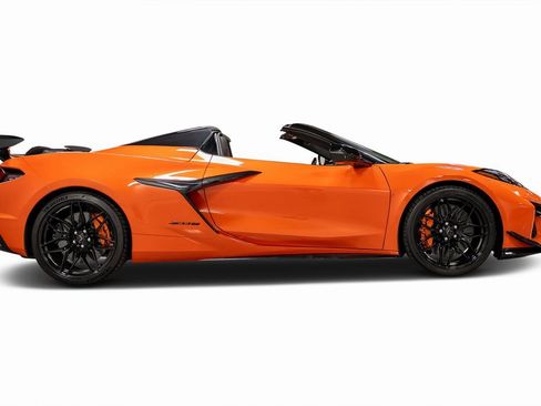 Used 2025 Chevrolet Corvette Z06 w/ Stealth Interior Trim Package image 5