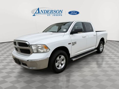 Used 2020 RAM 1500 Classic SLT w/ Luxury Group AWD/4WD image 1