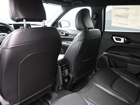 New 2026 Jeep Compass Latitude AWD/4WD image 16