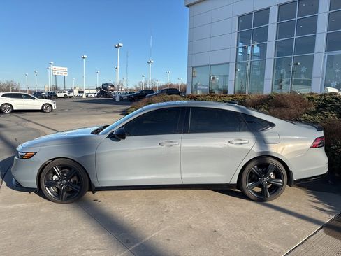 Used 2025 Honda Accord Sport image 8