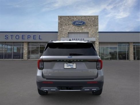 New 2026 Ford Explorer Active w/ Active Comfort Package RWD image 5