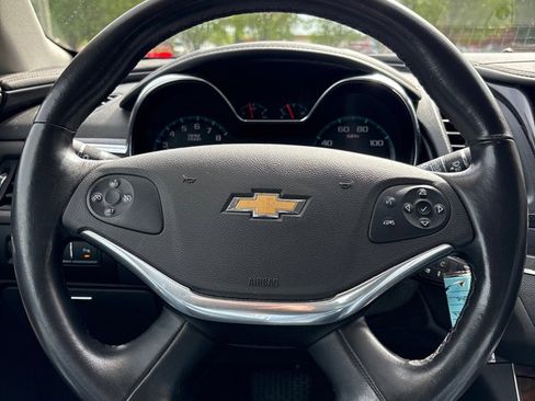 Used 2014 Chevrolet Impala LT w/ Convenience Package image 16