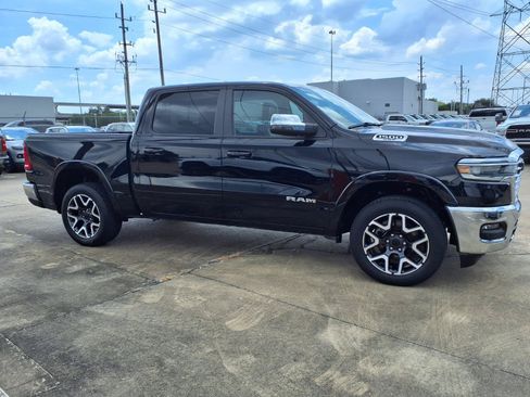 Used 2025 RAM 1500 Laramie AWD/4WD image 28