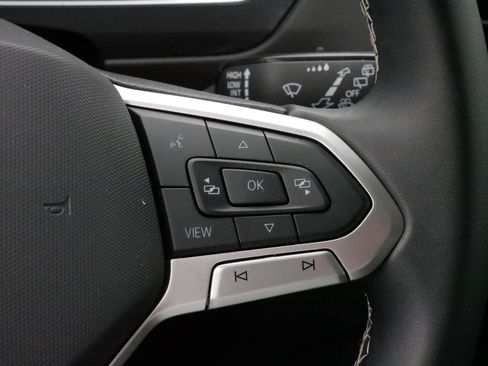 Certified 2024 Volkswagen Tiguan SE w/ Panoramic Sunroof Package image 25