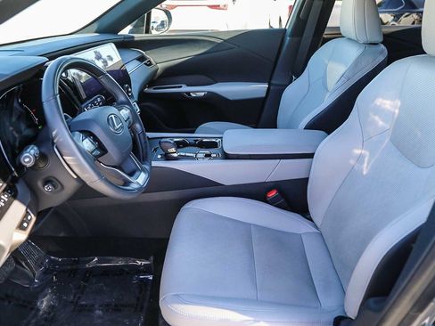 Used 2023 Lexus RX 350 350h Premium w/ Accessory Package (Z1) image 17