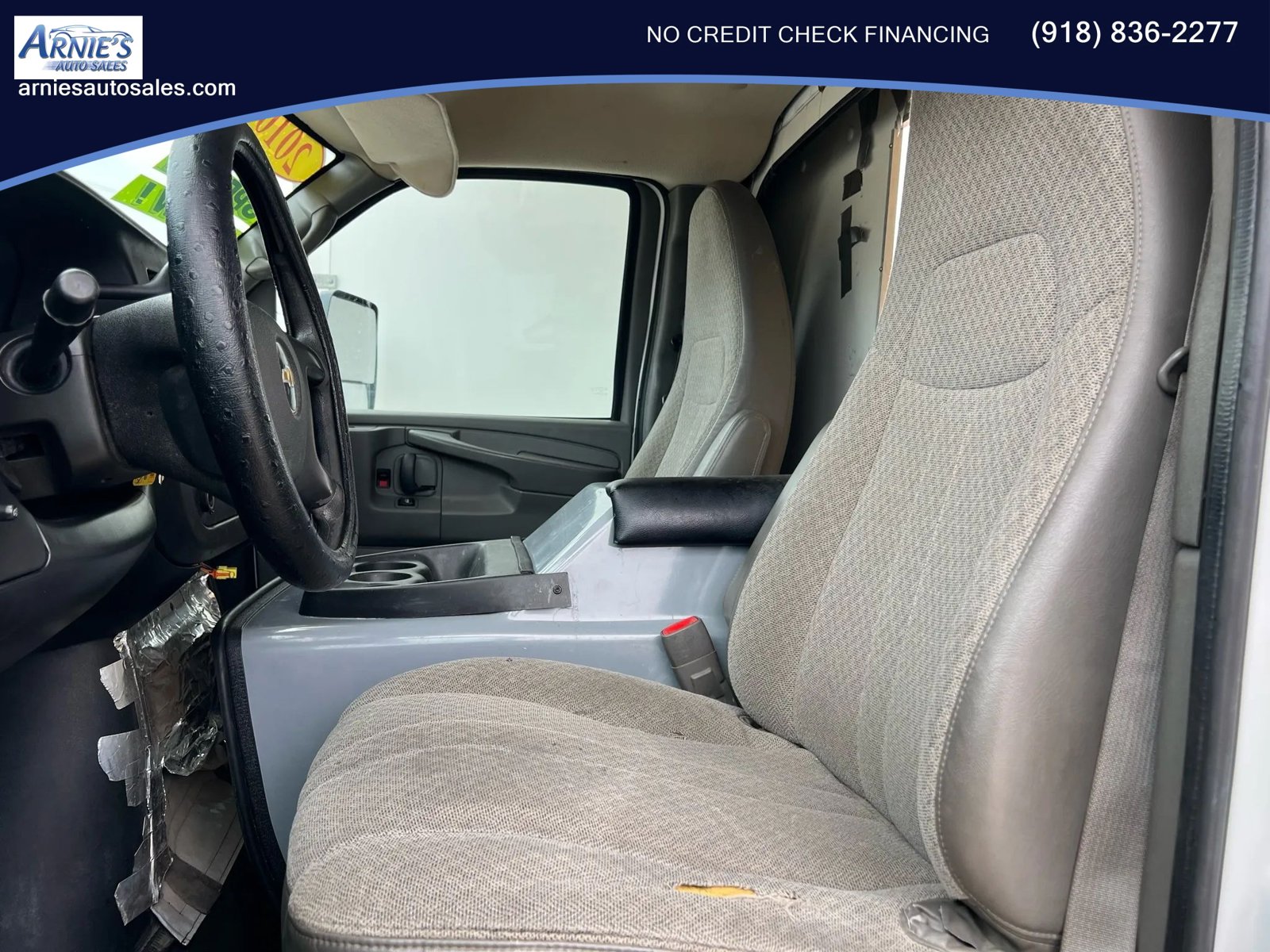 Used 2010 Chevrolet Express 4500 RWD image 9