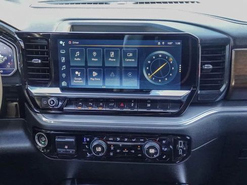 Used 2023 Chevrolet Silverado 1500 High Country w/ High Country Premium Package image 11