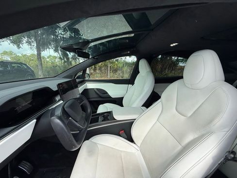 Used 2022 Tesla Model X Plaid AWD/4WD image 18