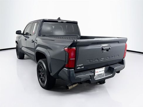 Certified 2024 Toyota Tacoma SR5 AWD/4WD image 11