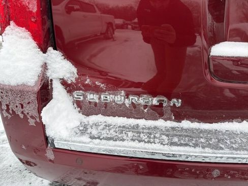 Used 2017 Chevrolet Suburban Premier image 10