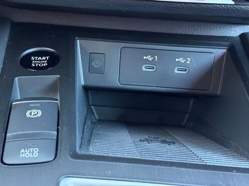 Certified 2025 Nissan Kicks SV image 37