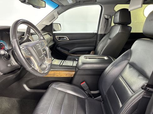 Used 2018 GMC Yukon Denali w/ Denali Ultimate Package RWD image 5