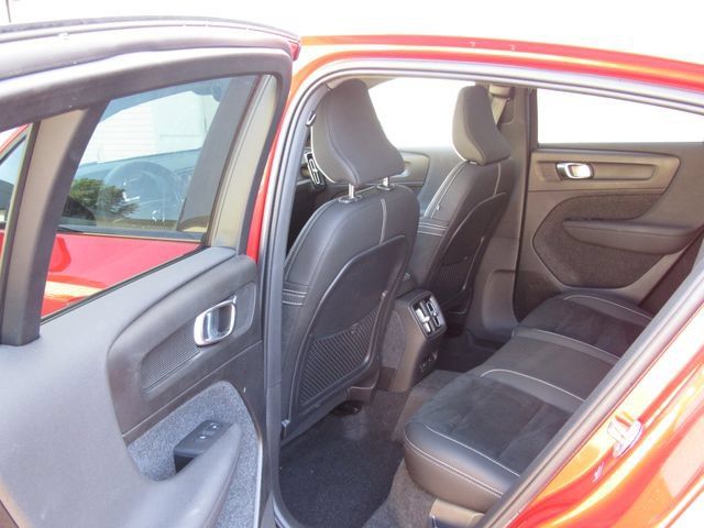 Used 2023 Volvo C40 P8 Recharge Ultimate w/ Protection Package Premier AWD/4WD image 14