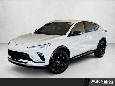 Used 2025 Buick Envista Sport Touring image 1