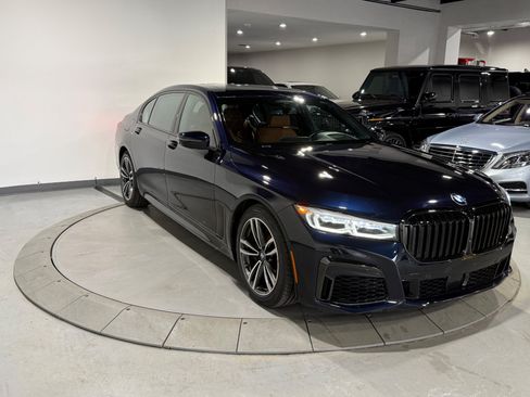 Used 2022 BMW 740i xDrive w/ M Sport Package AWD/4WD image 15
