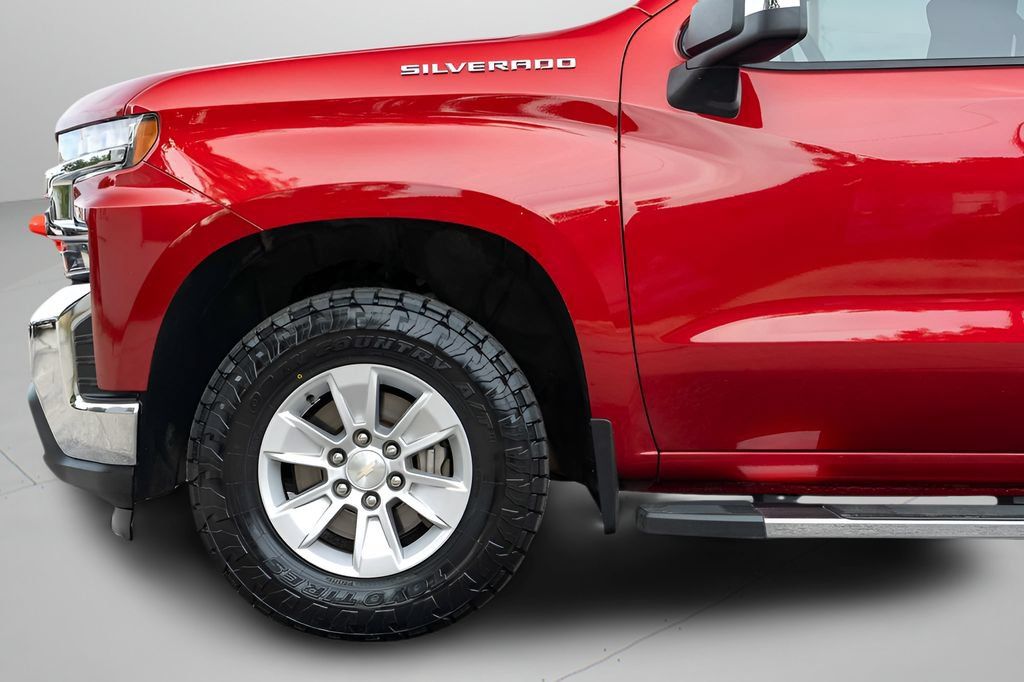 Used 2022 Chevrolet Silverado 1500 LT AWD/4WD image 11