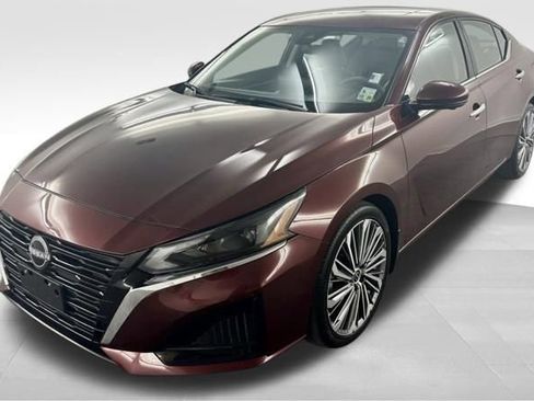 Used 2024 Nissan Altima 2.5 SL FWD image 4