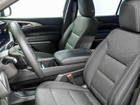 New 2026 Chevrolet Traverse LT w/ Driver Confidence Package image 10