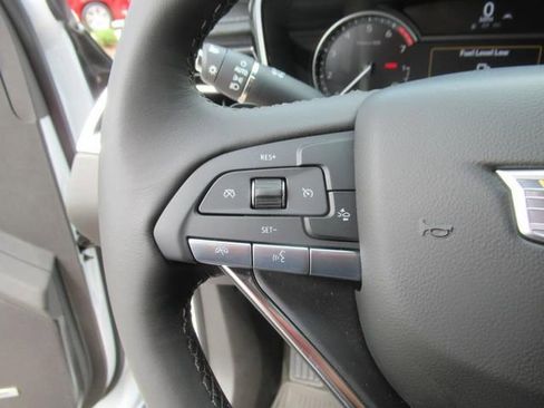 New 2025 Cadillac XT6 Luxury image 17