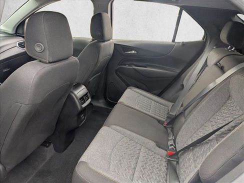 Used 2024 Chevrolet Equinox LT FWD image 17