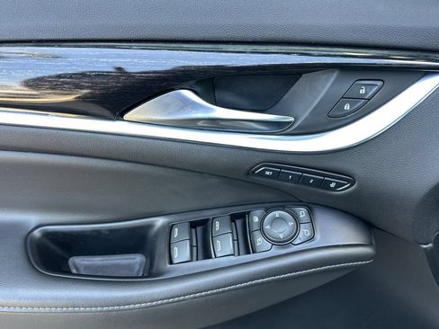 Used 2020 Buick Enclave Avenir w/ Avenir Technology Package AWD/4WD image 12