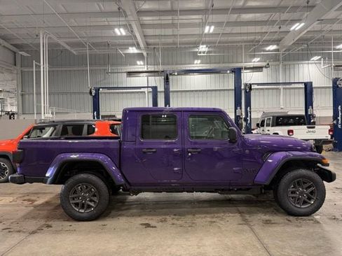 New 2026 Jeep Gladiator Sport image 2