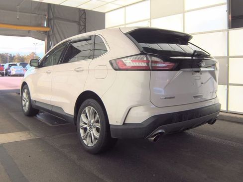 Used 2019 Ford Edge Titanium w/ Equipment Group 301A FWD image 4