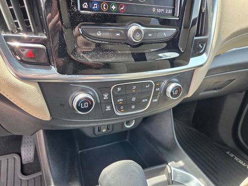 Certified 2023 Chevrolet Traverse LS FWD image 25