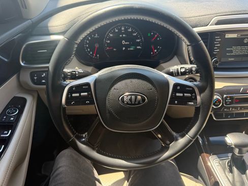 Used 2020 Kia Sorento EX image 12