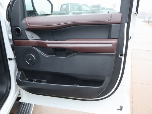 Used 2024 Ford Expedition Max Limited image 10