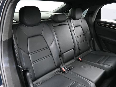 Certified 2022 Porsche Cayenne Turbo AWD/4WD image 26