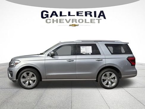 Used 2023 Ford Expedition Platinum image 4