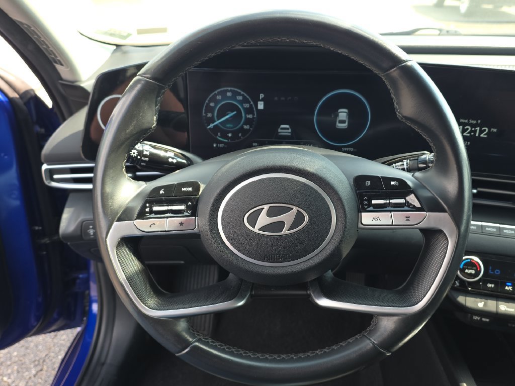 Used 2024 Hyundai Elantra Limited FWD image 17