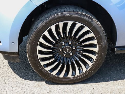 Used 2021 Lincoln Navigator L Black Label w/ Cargo Convenience Package AWD/4WD image 17