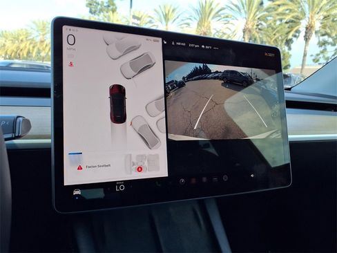 Used 2023 Tesla Model Y Long Range image 15