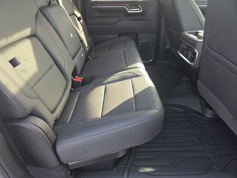 New 2025 GMC Sierra 2500 SLT w/ SLT Premium Package image 31