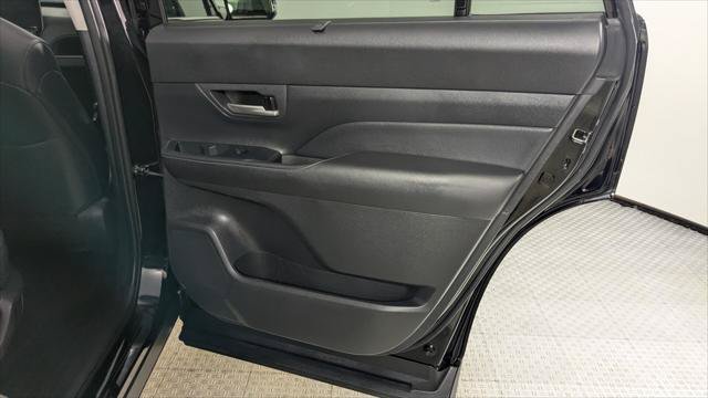 Used 2025 Toyota Grand Highlander AWD image 21