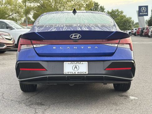 Used 2025 Hyundai Elantra SEL FWD image 4