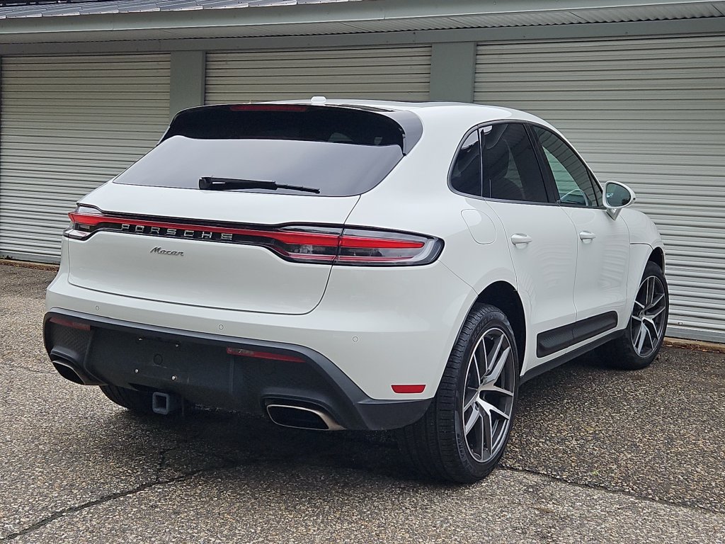 Certified 2026 Porsche Macan AWD/4WD image 7