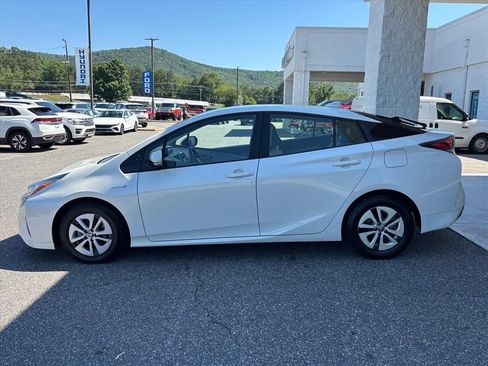 Used 2017 Toyota Prius Four FWD image 24